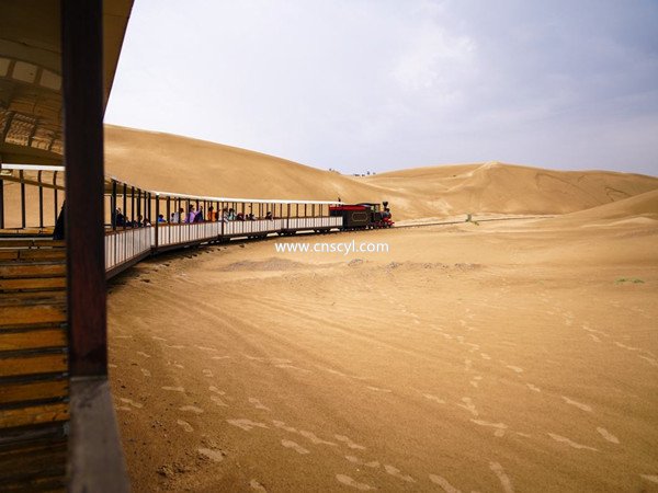 沙漠地里边有轨道小火车怎样铺装轨道